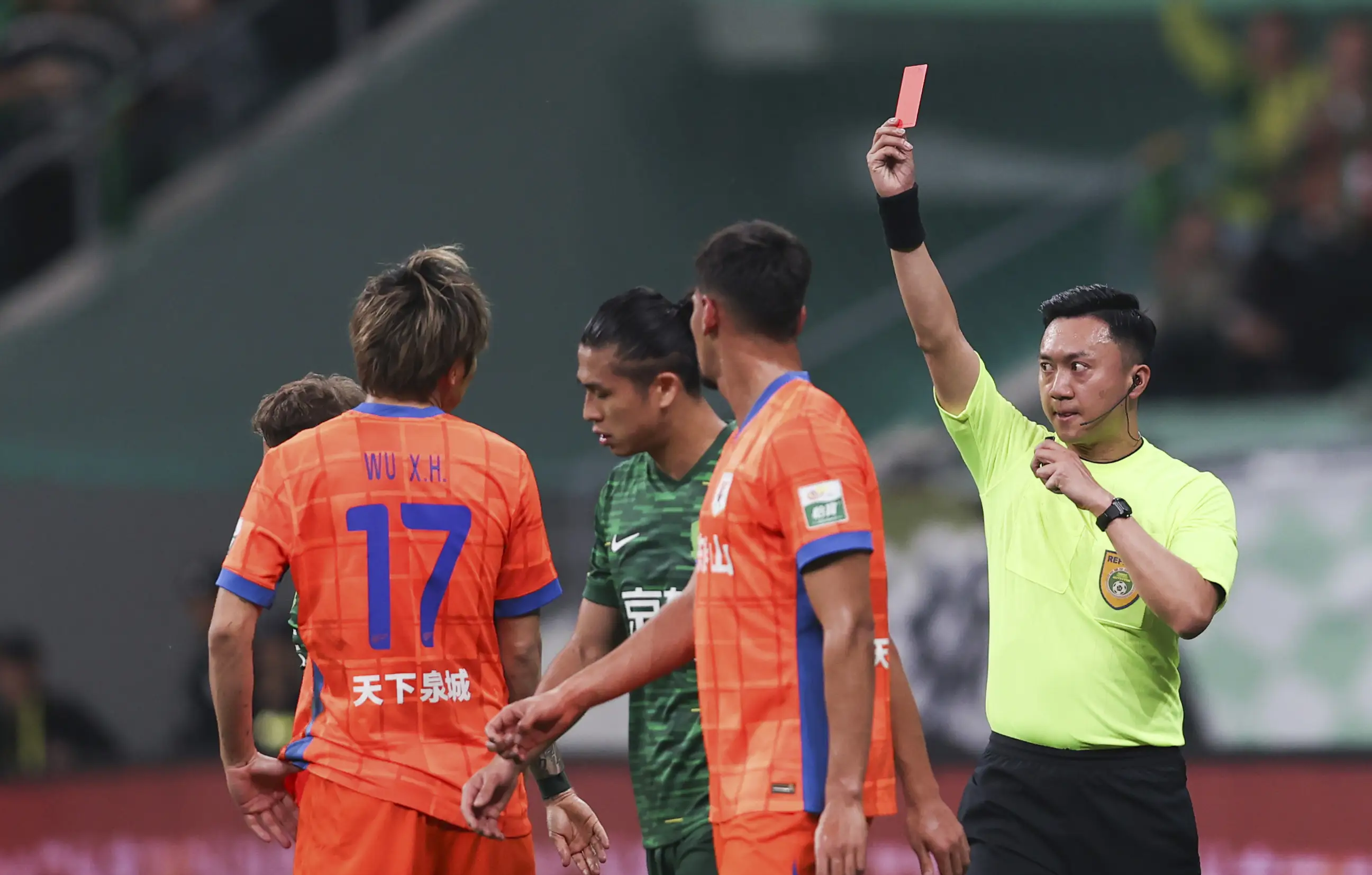 欧超杯关键时刻走向成谜，山东泰山临场应变，话题不断，轮换策略成焦点的简单介绍