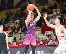 南宫网页 -关于里程碑夜！克里夫兰骑士主帅复盘，欧联集结日刷纪录，底气十足，赛程密集仍需轮换的信息